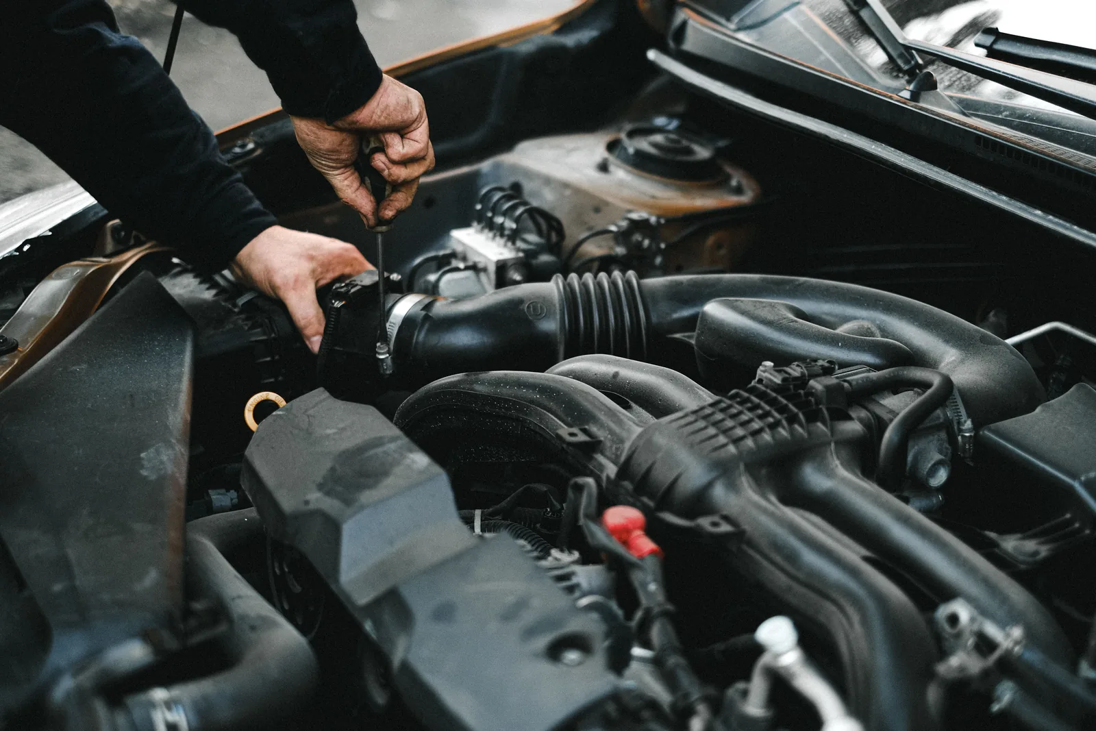 Trabajo de mecánica general en motor